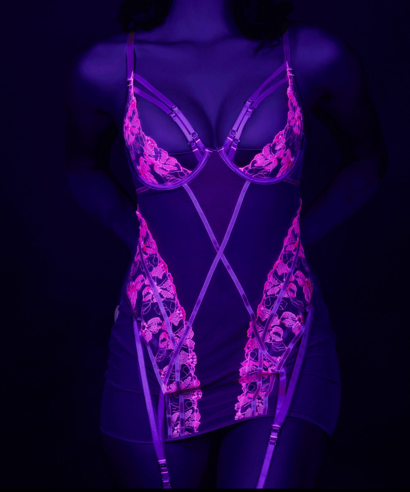 Nova Blacklight Lace Chemise &
Thong Set